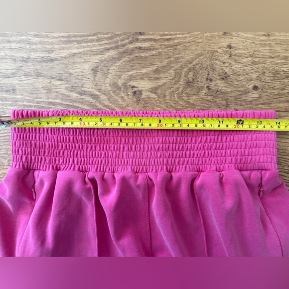 Sweaty Betty Summer Sand Wash Shorts Pink Size Small Softstreme Shorts Colorful - Picture 9 of 10